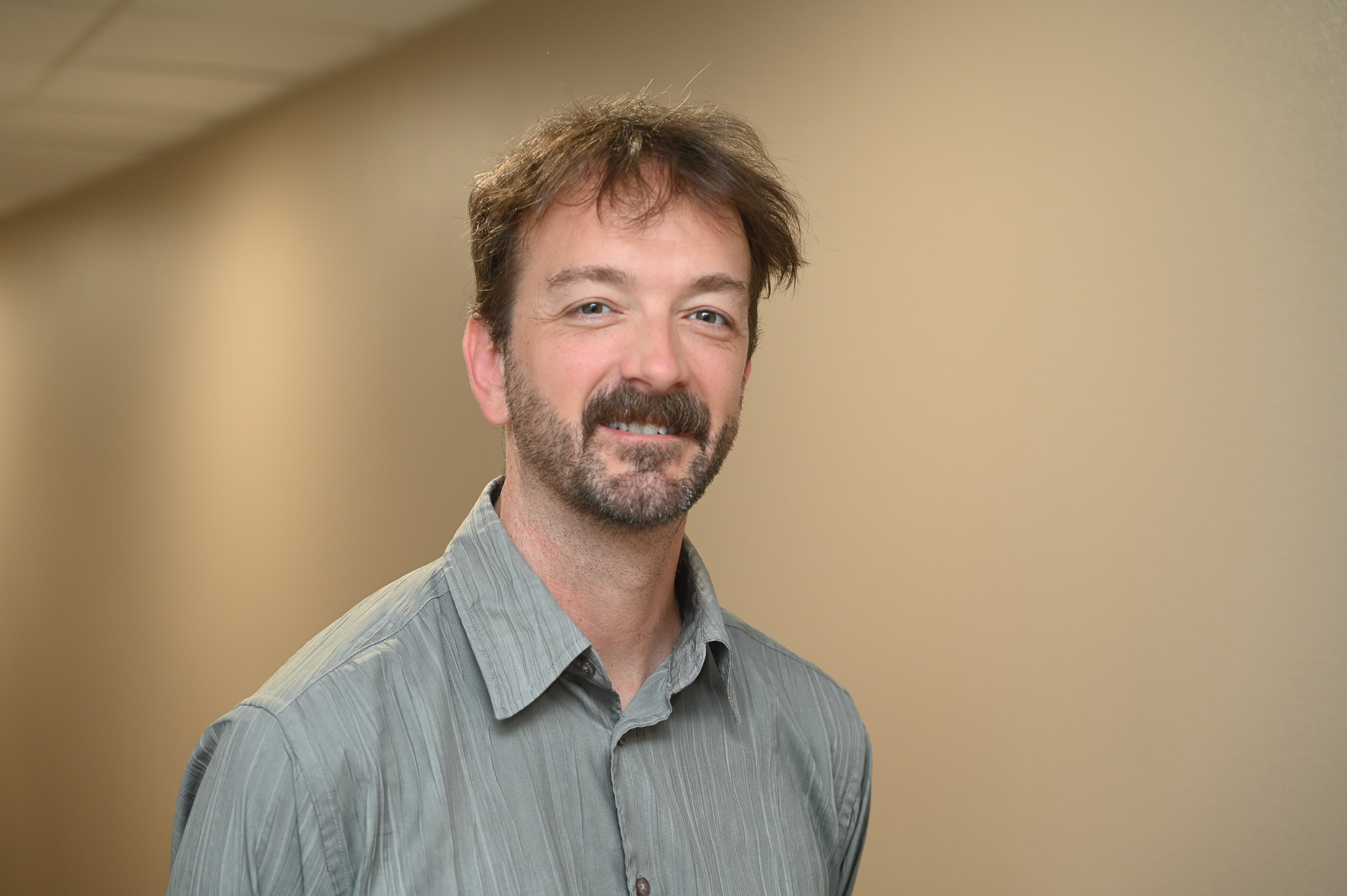 Matthieu Denoual lors d'une activité scientifique à l'ENSICAEN